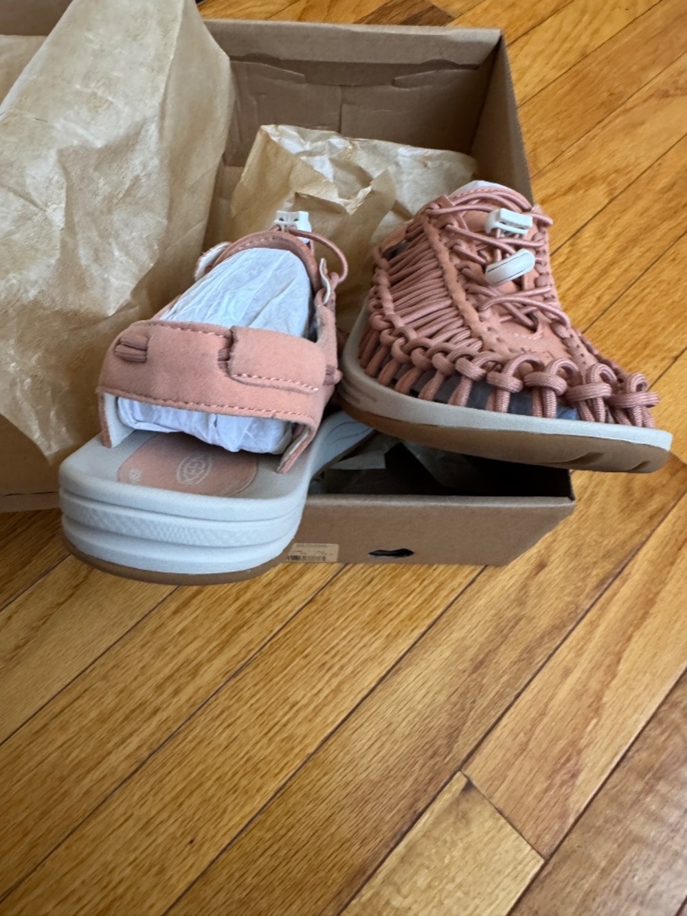 Women's UNEEK Sneaker Sandal - Picture 6 of 8